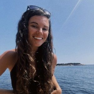 Meet your Posher, Ariana